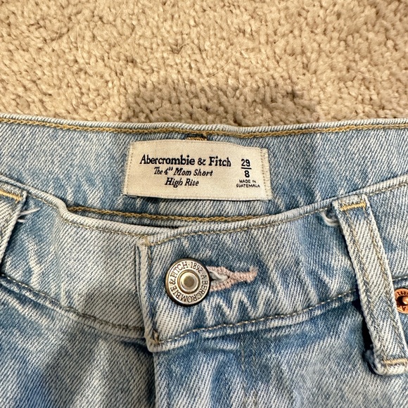 Abercrombie & Fitch High Rise Mom Short - Picture 3 of 3